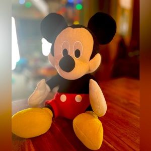 Mickey mouse plush like new :)
